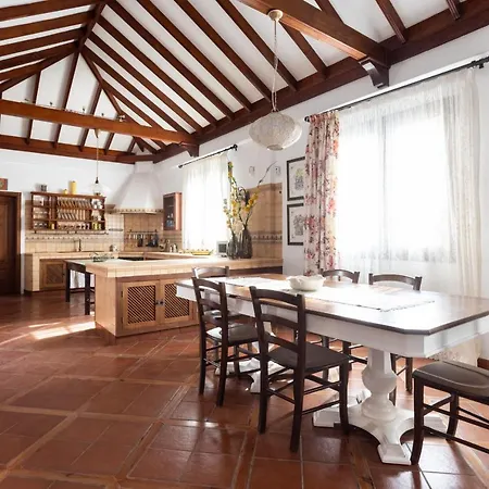 Casa La Rueda With Pool Villa *