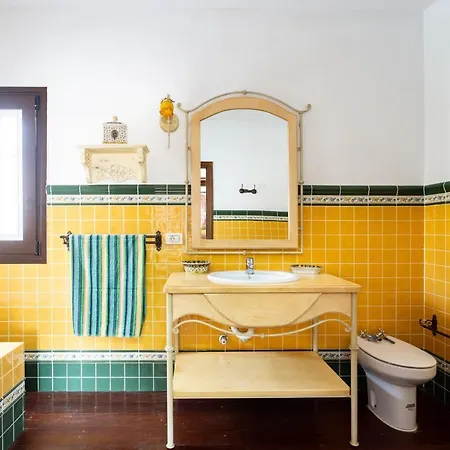 Вилла Casa La Rueda With Pool