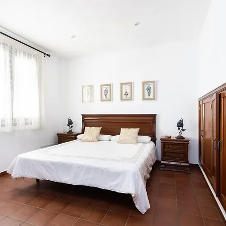 Casa La Rueda With Pool * Адехе