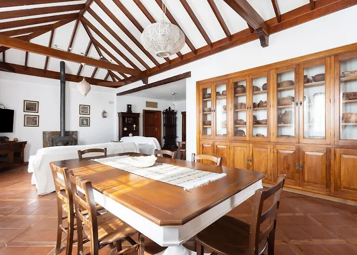 Villa Casa La Rueda With Pool